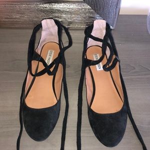 Strappy suede Steve Madden flats
